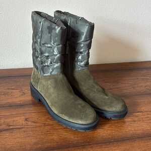 AQUATALIA Lori Camo Green Suede Mid Winter Boots Sz 8 Water Resist Lug Sole